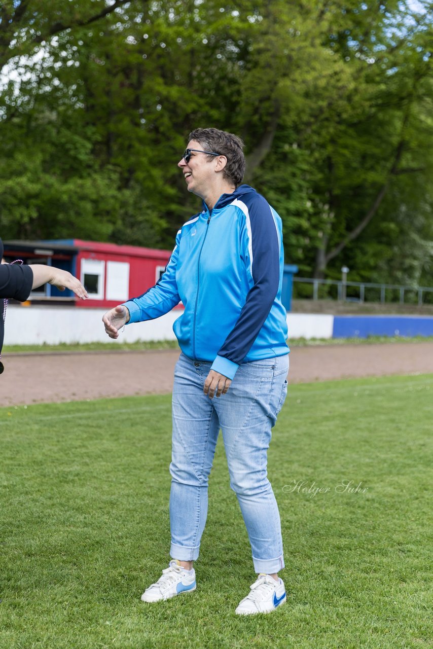 Bild 109 - wBJ Pinneberg Hamburger Meister Siegerehrung